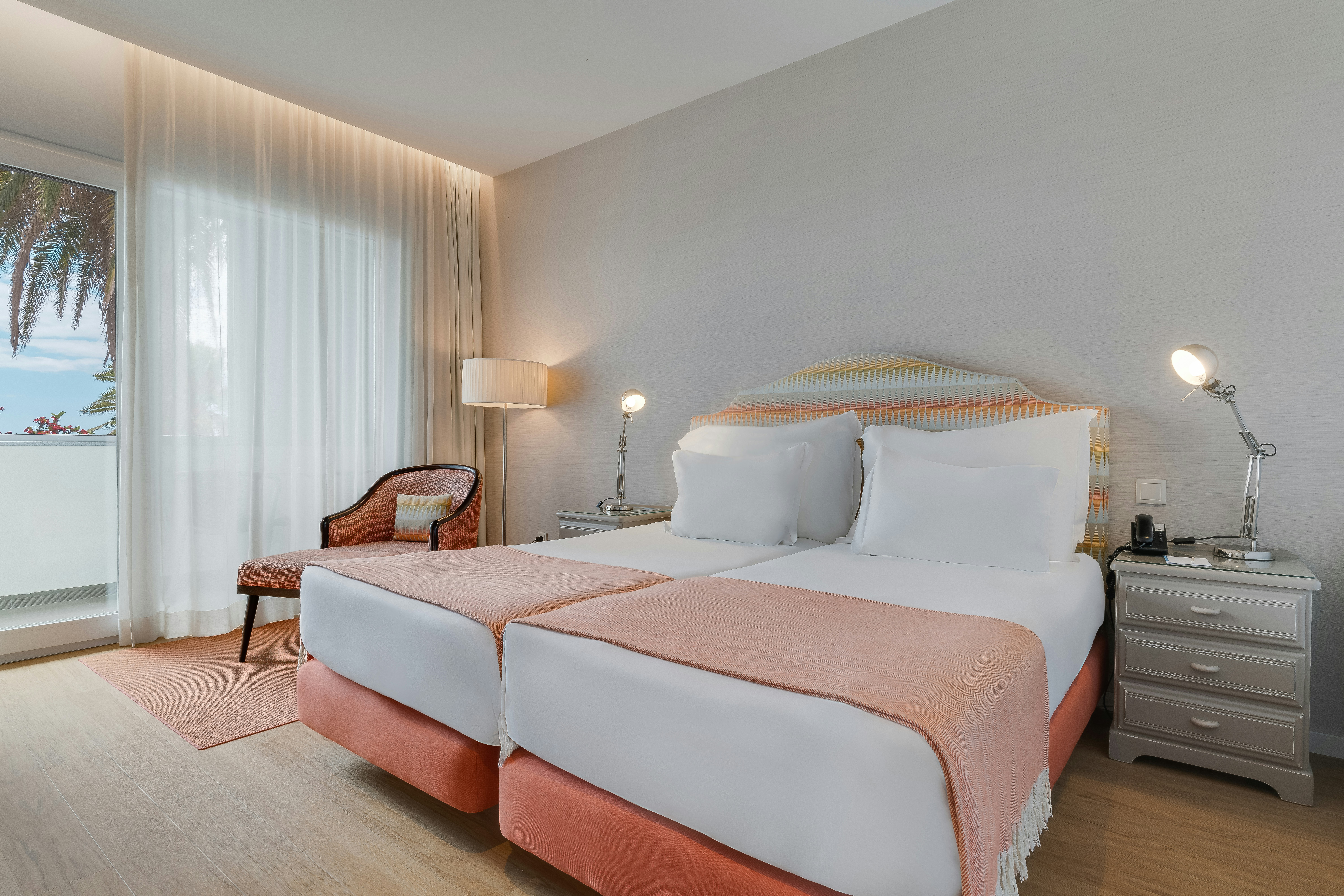 Classic, Twin Beds, Promenade View