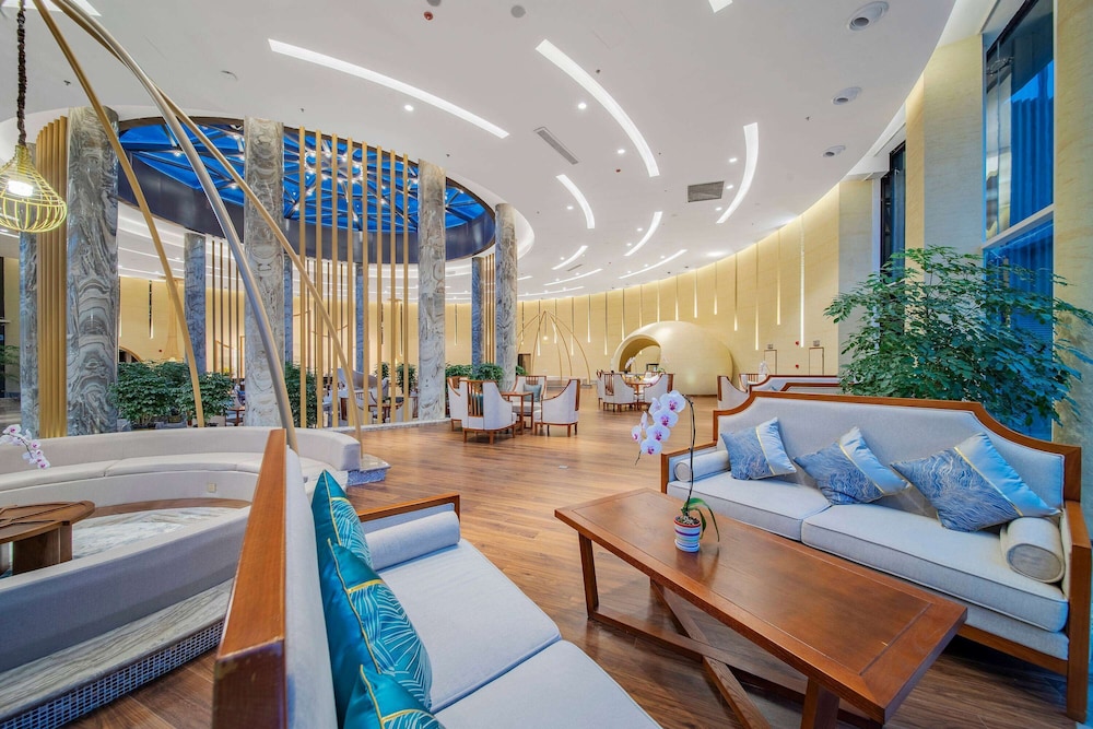 Howard Johnson Lake Serenity Hotel Neijiang 27/46