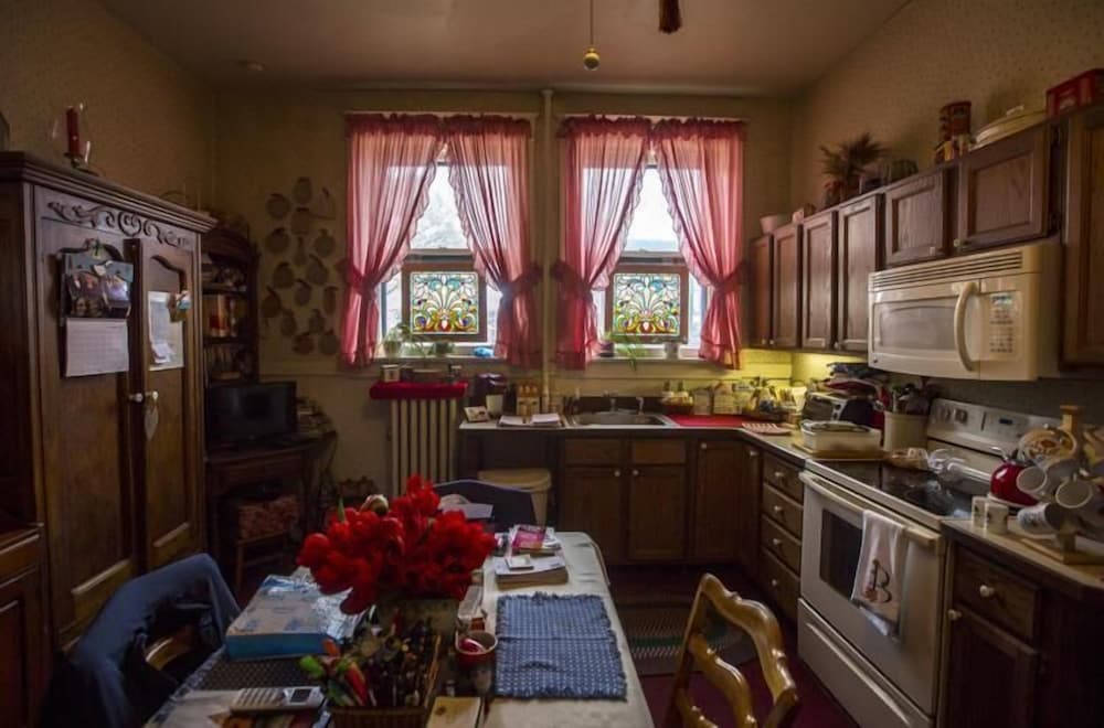 Victorian Inn Bed and Breakfast 20/29