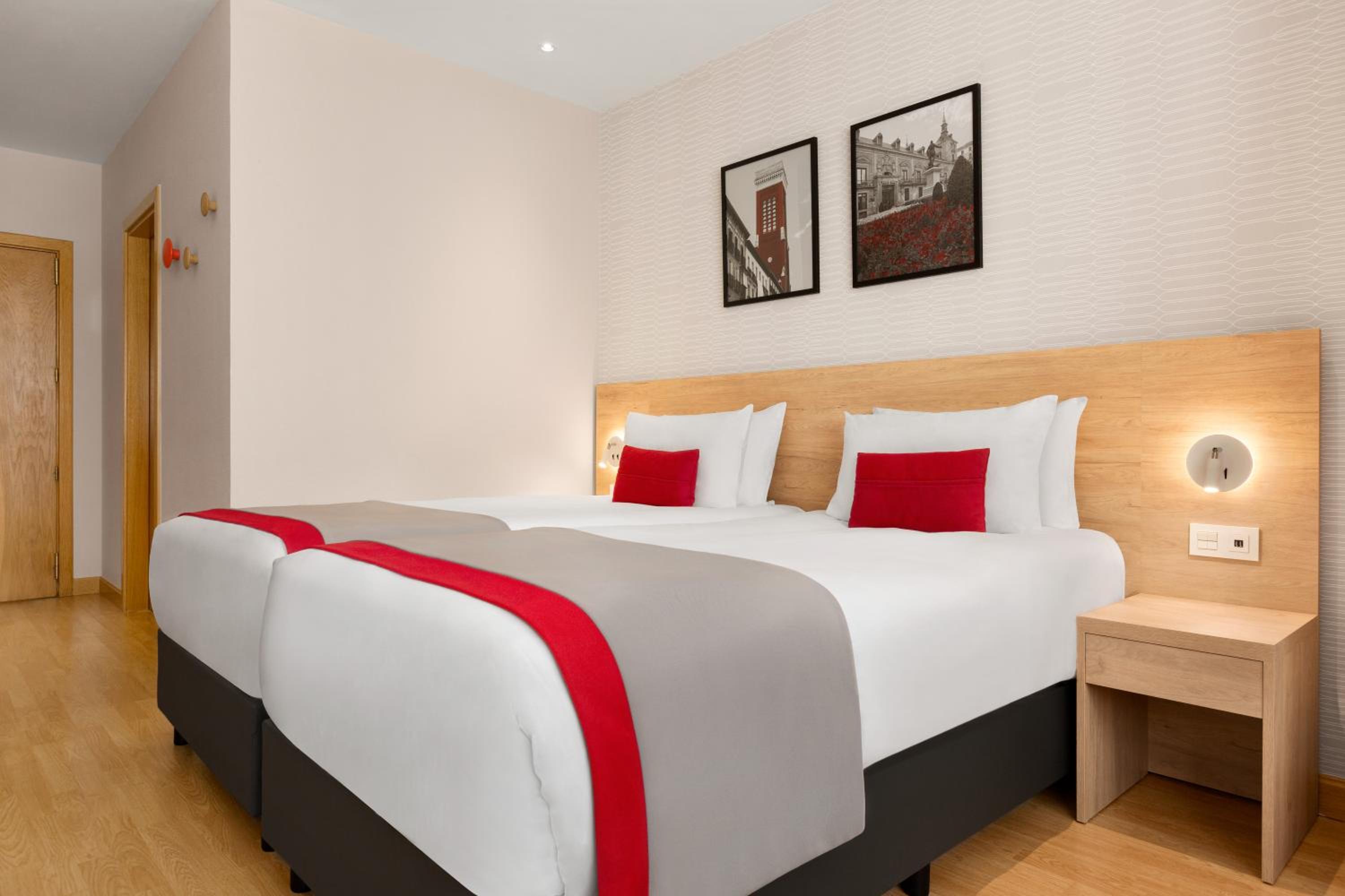 Room, Double Bed, Accessible