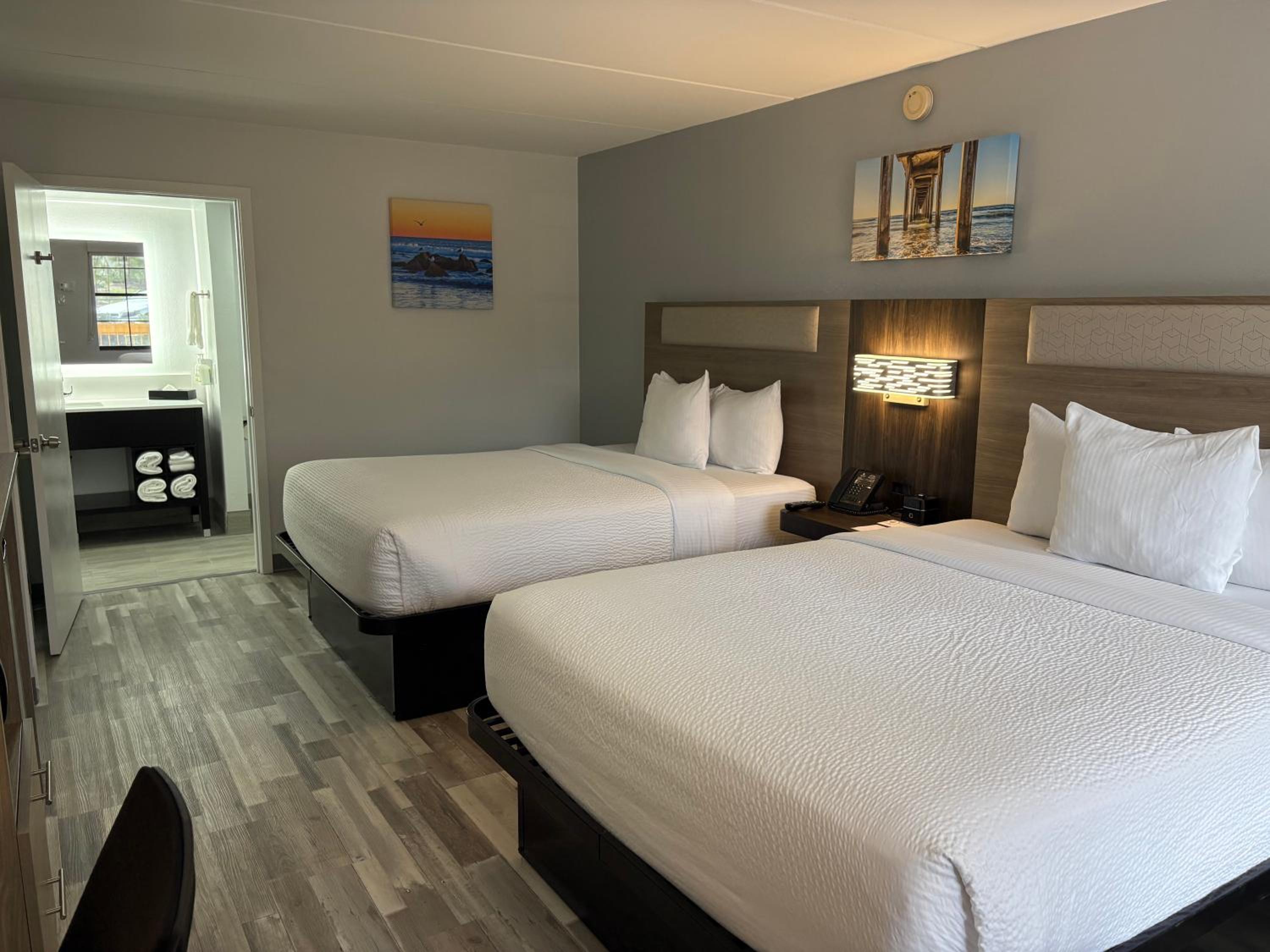 Suite, King Bed, Sofa