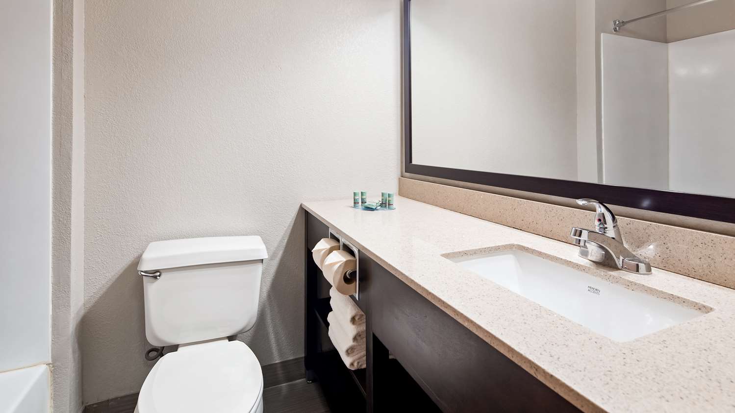 Room, 2 Queen Beds, Best Western Pearl City Inn 4/5