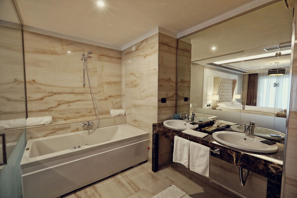 Premium Hotel Beach 48/50