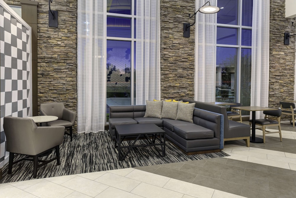 Hyatt Place Dallas-Allen 42/66