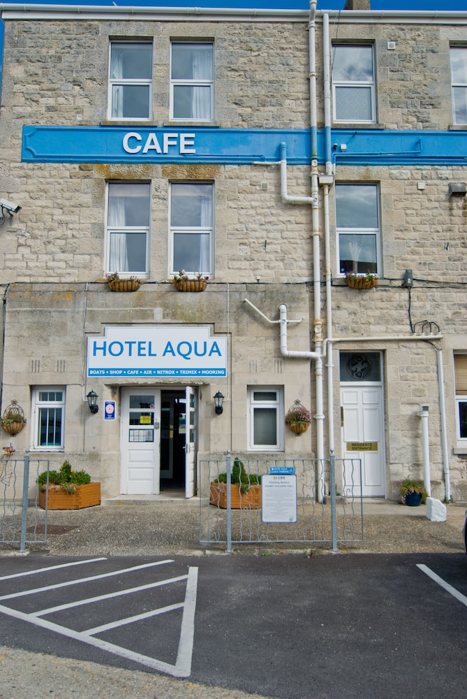The Aqua 3/30