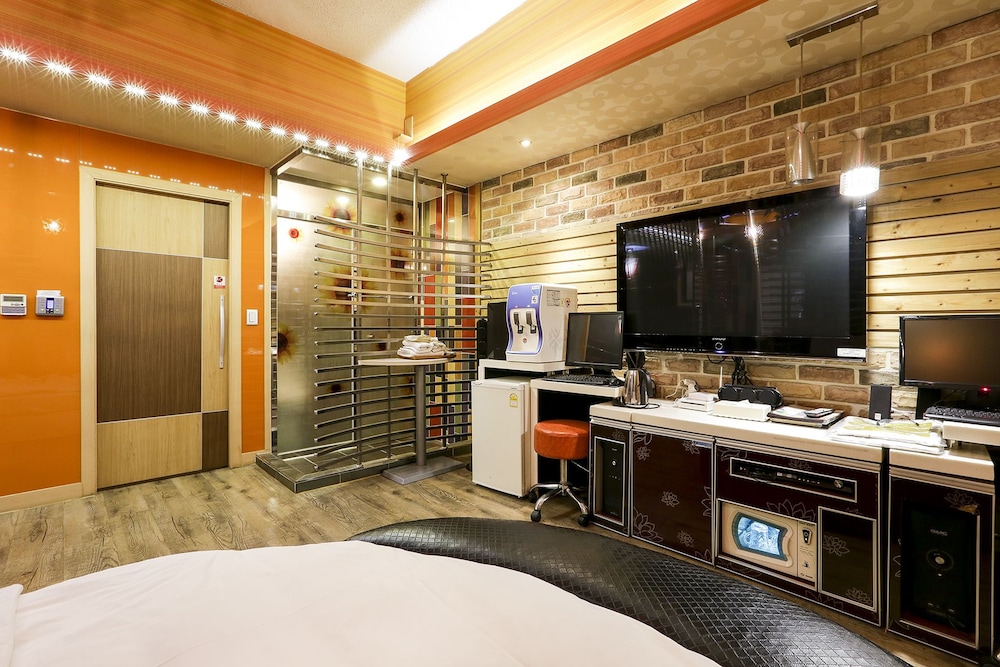 Koam Tourist Hotel 4/50