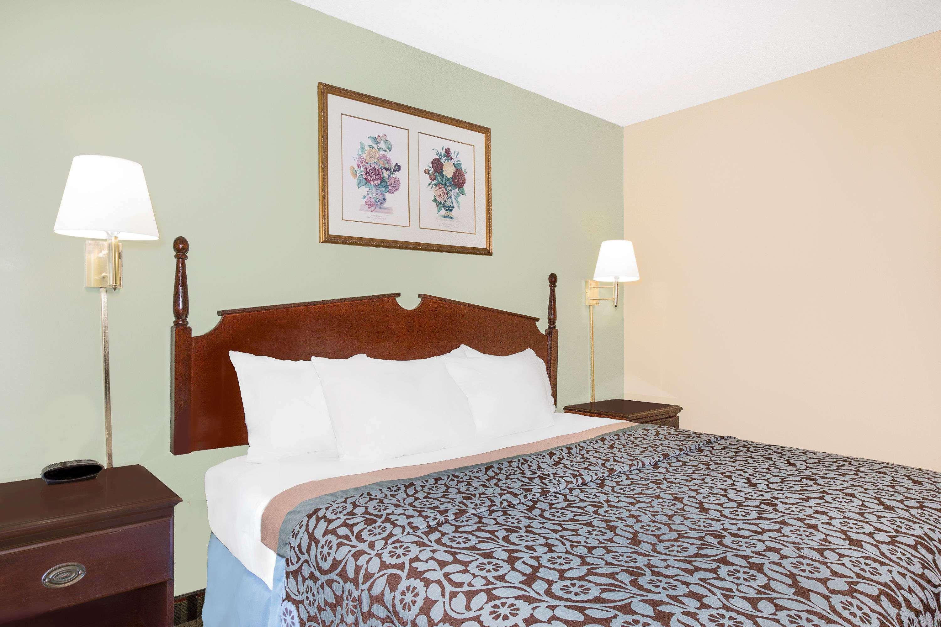 Meridian Inn Hotel, MS 8/18