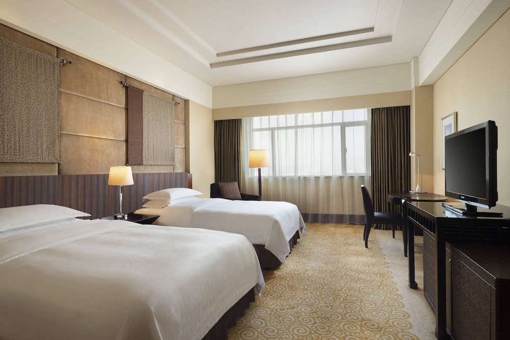 Sheraton Dongguan Hotel 10/35