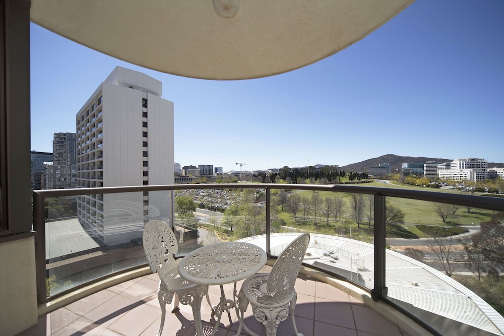 BreakFree Capital Tower Canberra 19/45