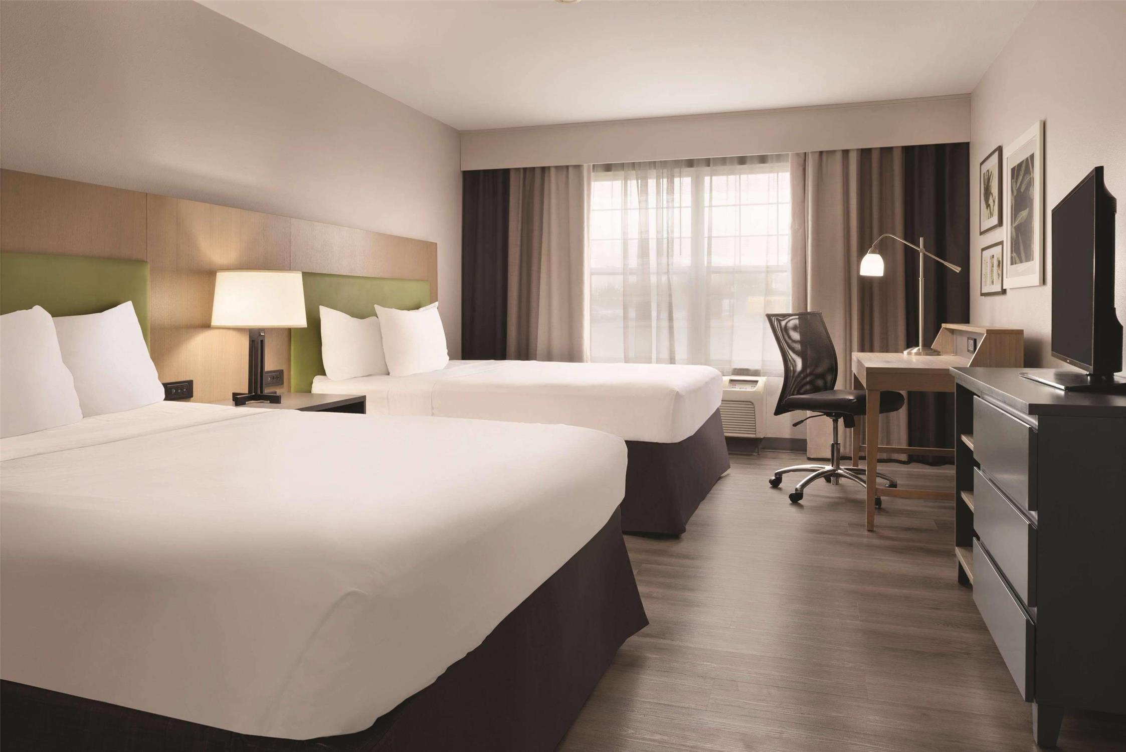 Country Inn & Suites By Radisson Waterloo Ia 4/18