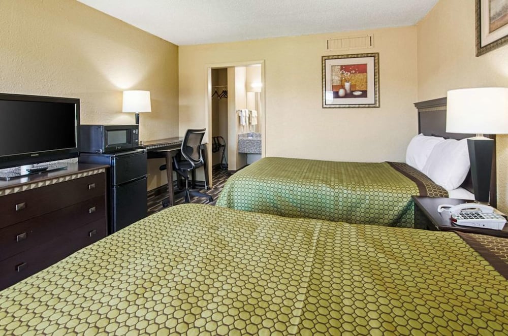 Travel Inn Bristol Near State Street (ex Rodeway Inn) 10/24
