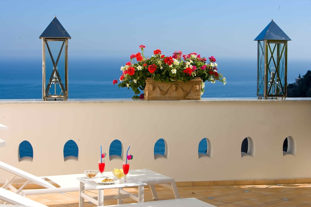 Palazzo Marzoli Resort 52/54