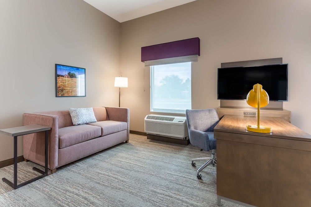 Hampton Inn and Suites Guymon OK 32/48