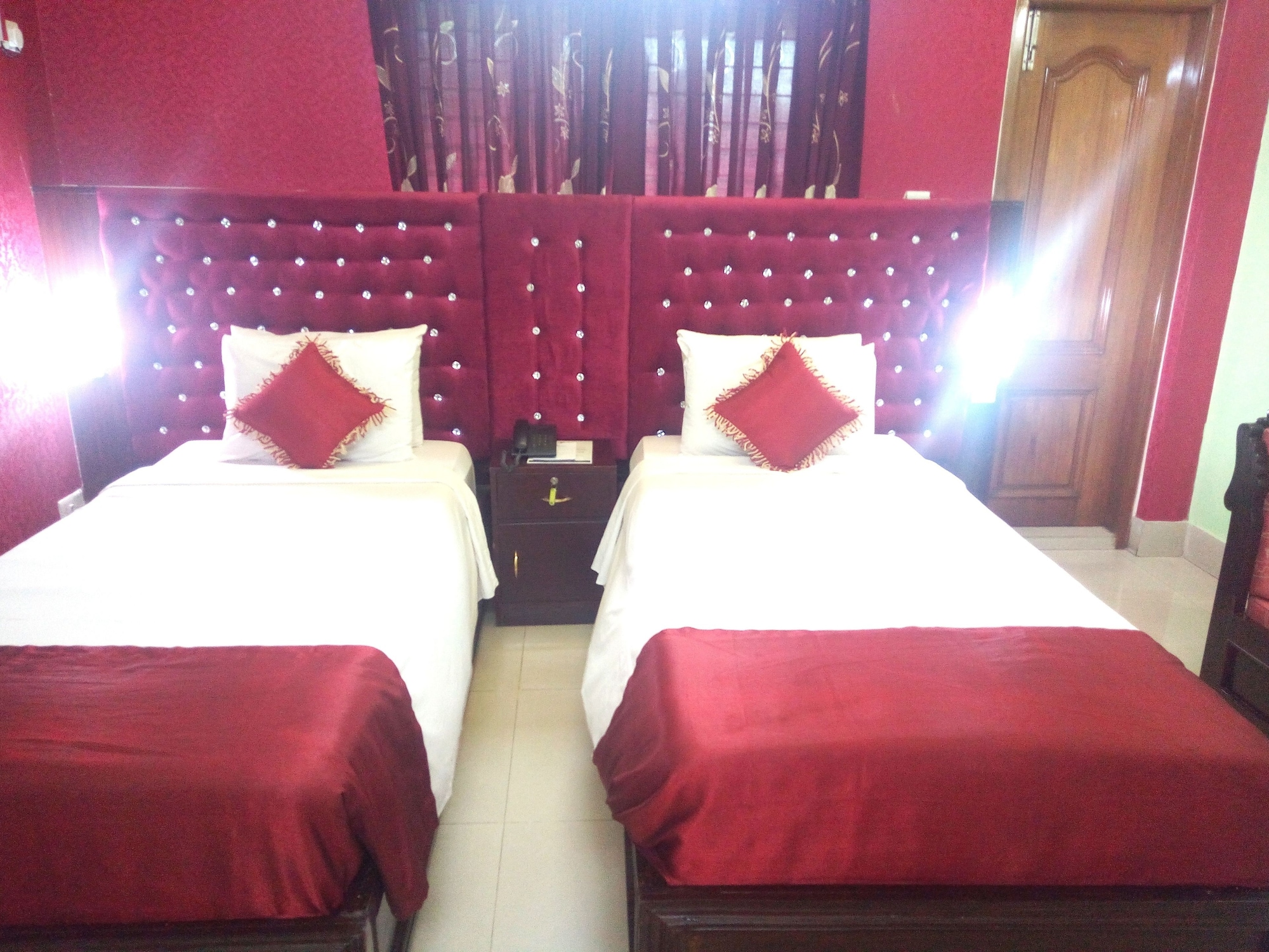 1 Bedroom, Executive, Twin Beds, Lake Side, Lake View