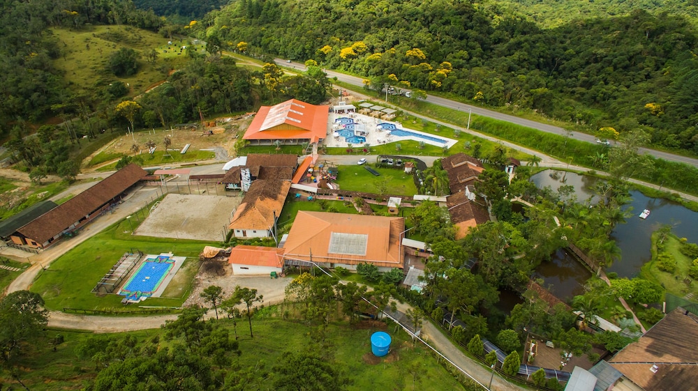 HOTEL FAZENDA DONA FRANCISCA 35/50