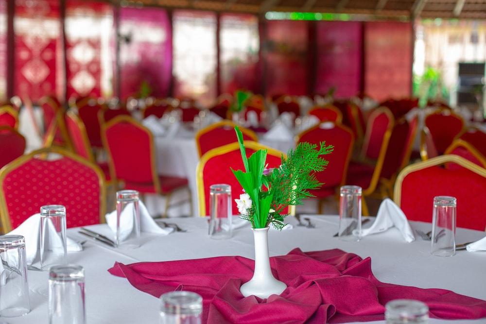 Dunia Hotel Bamako ACI 2000 18/24