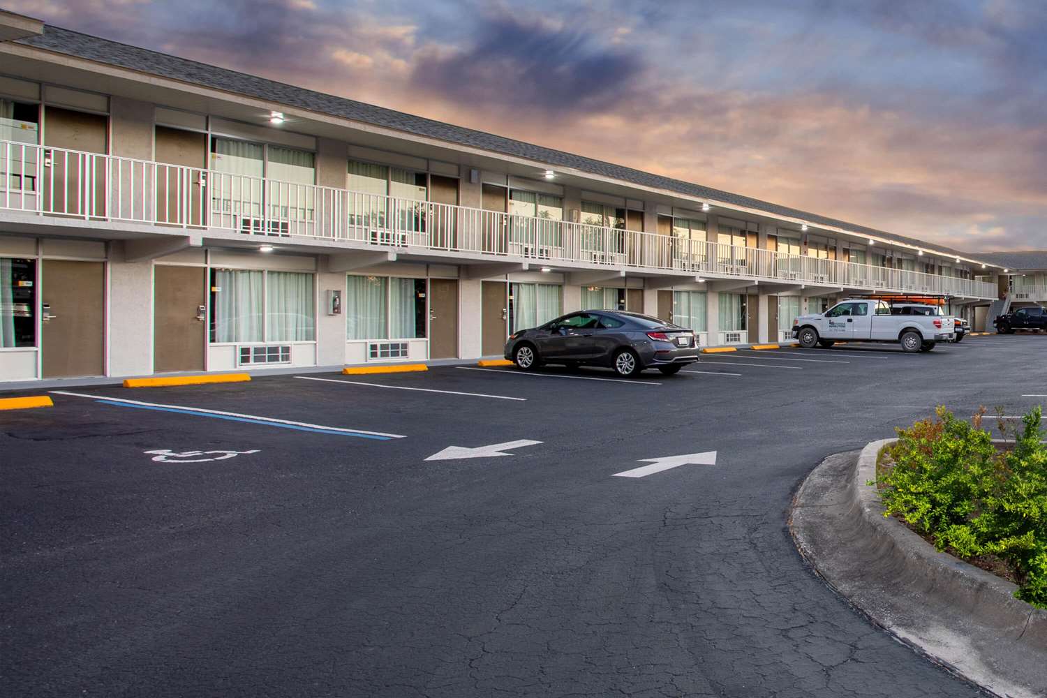 Days Inn By Wyndham Apopka Orlando 44/53