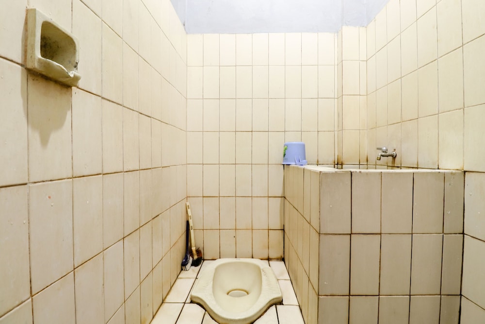Hotel Gajah Mada 33/35