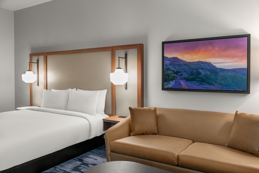 Fairfield by Marriott Inn & Suites Austin Downtown 16/50