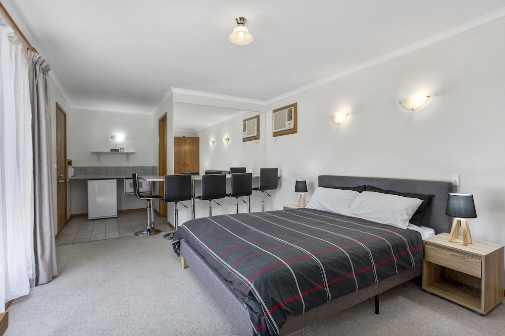 Port Fairy Motor Inn 15/63