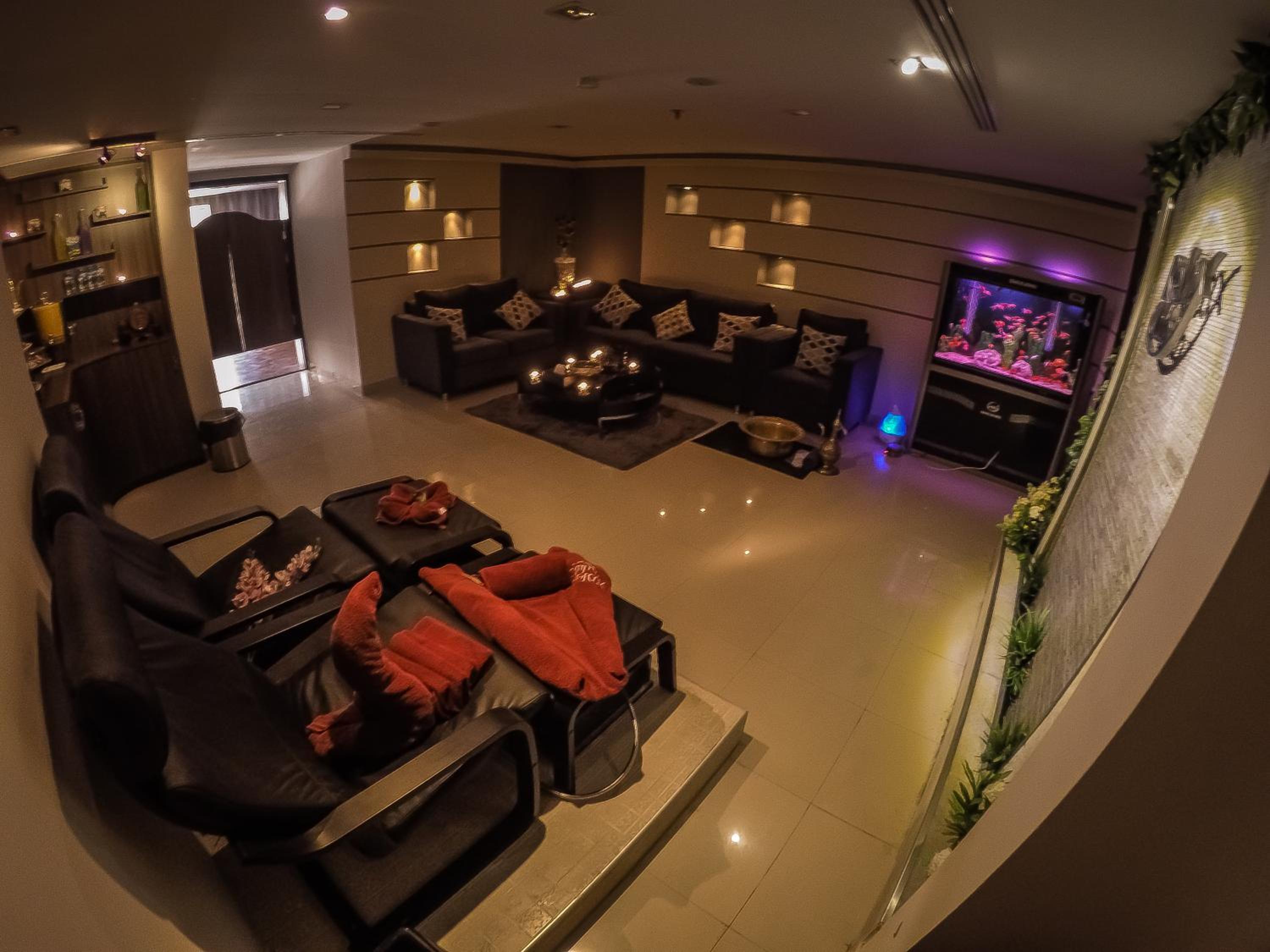 Watheer Hotel Suite 32/44
