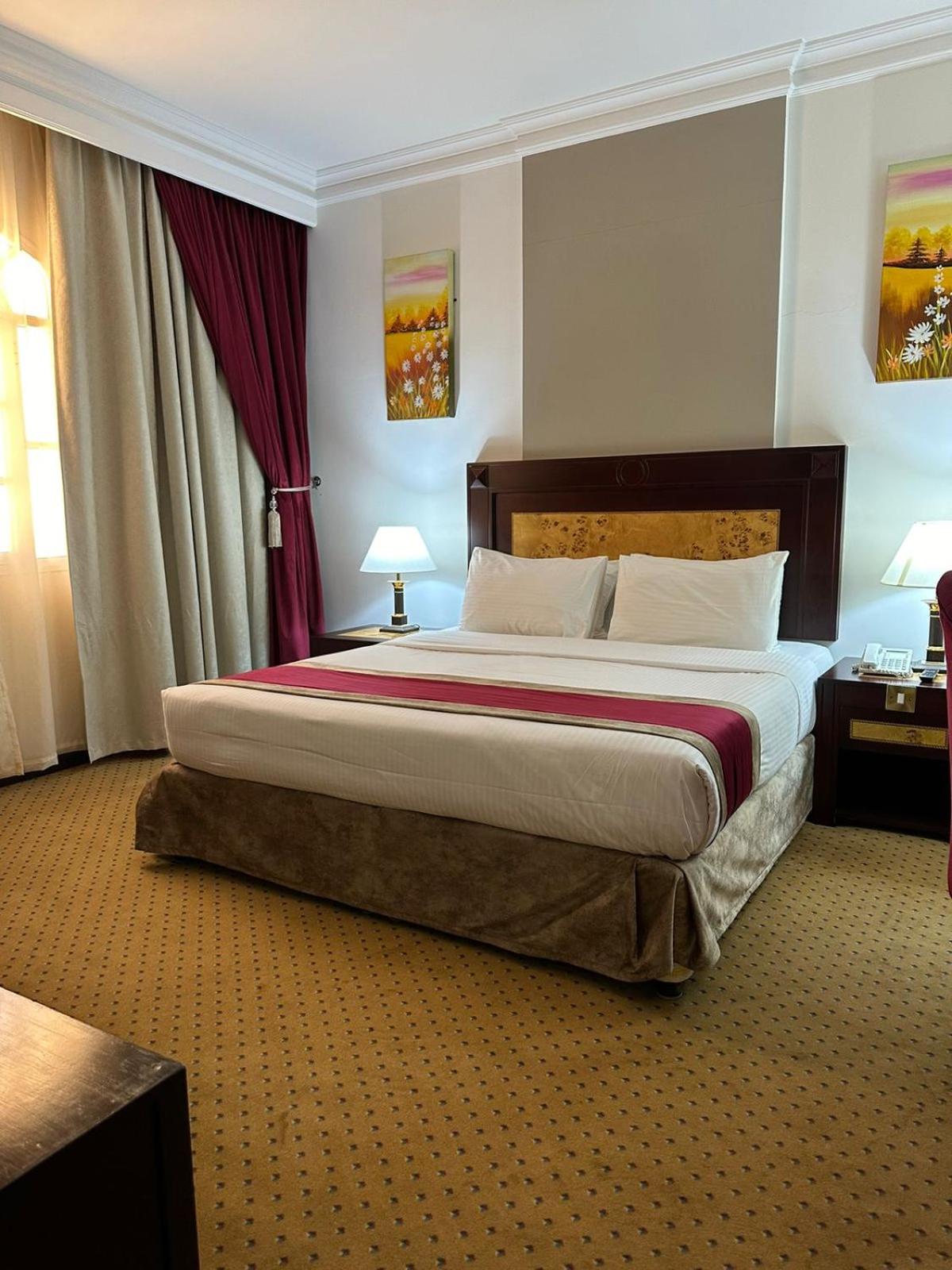 SUITE ROOM