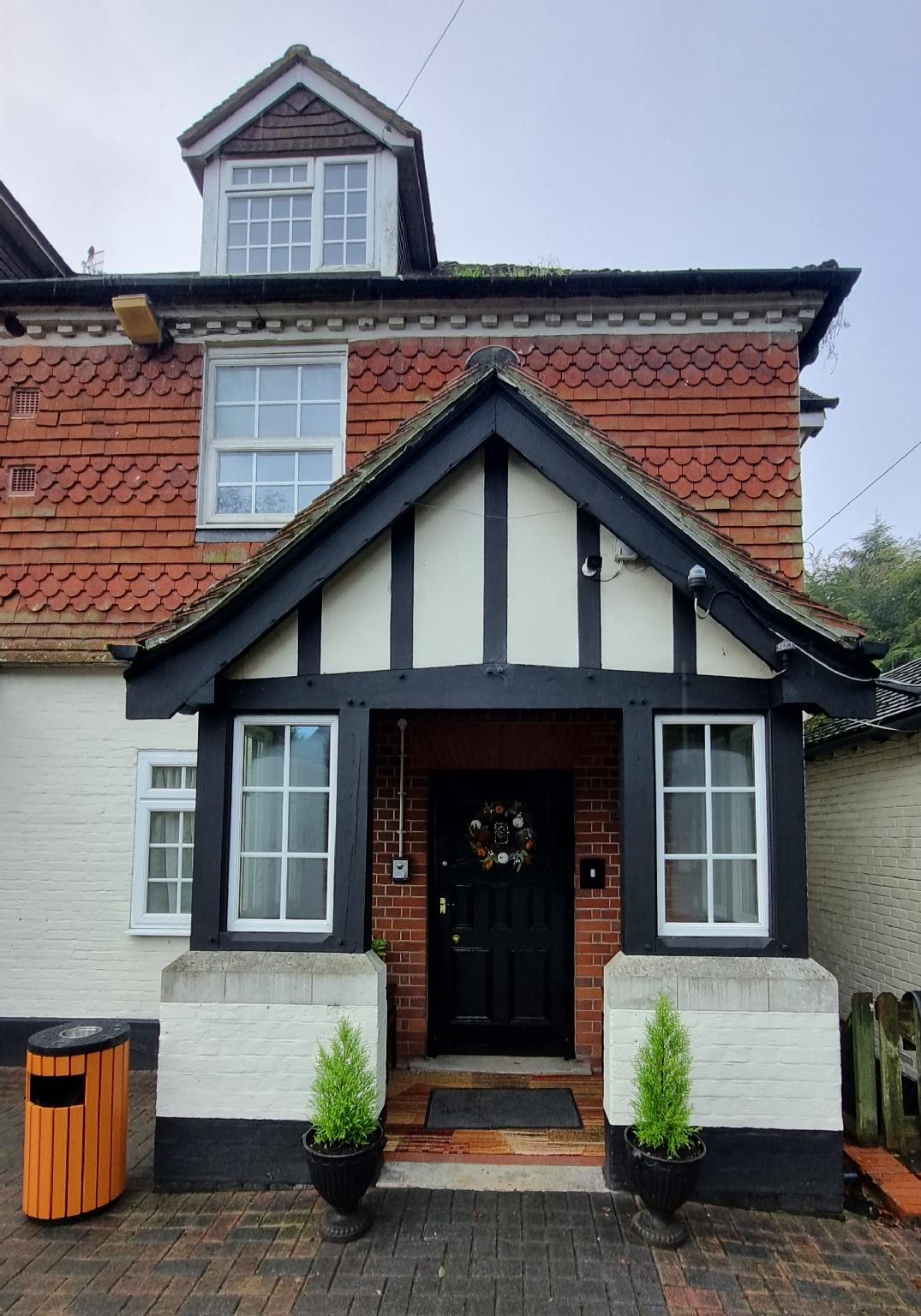 Royal Swan, Ashley Manor - B&B 1/30