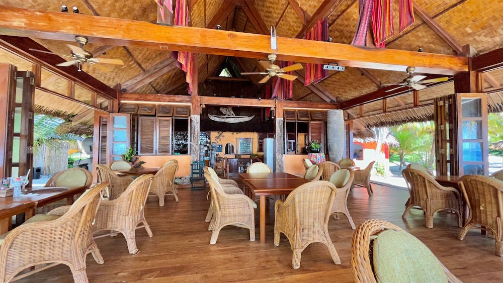 Coco Grove Beach Resort 40/50