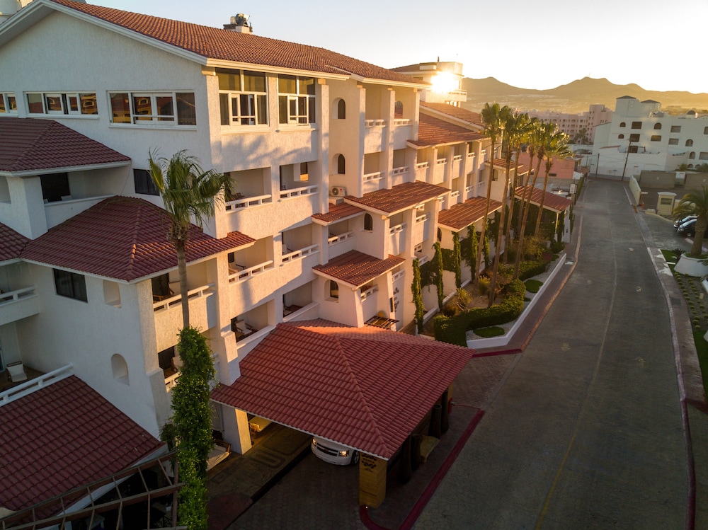 Bahia Hotel and Beach House 6/76