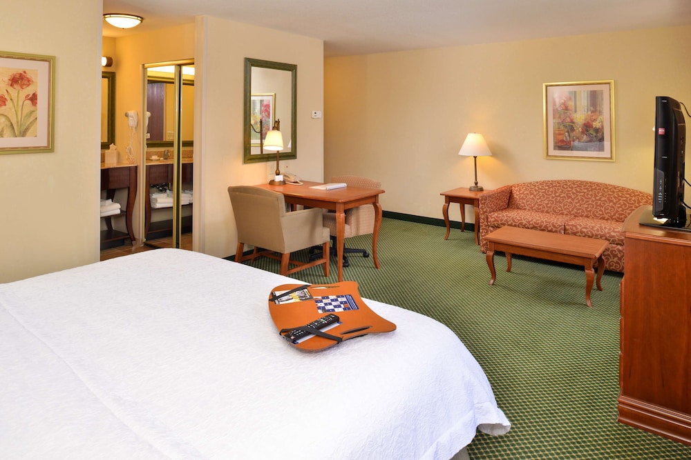 Hampton Inn & Suites St. Louis-Edwardsville 34/69