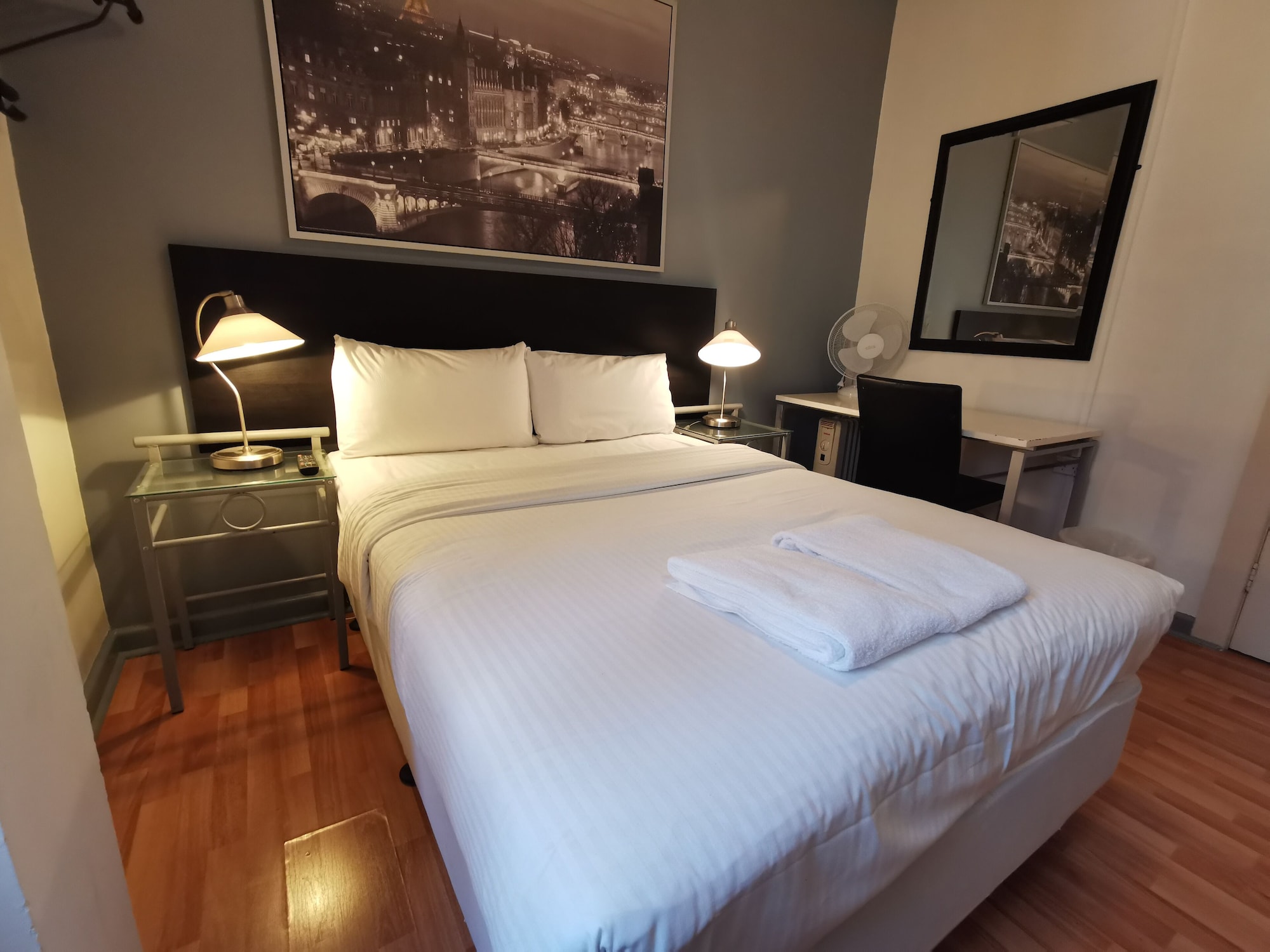 Room, Double Bed, Shared Bathroom, CITY CENTRE BUDGET HOTEL 2/4