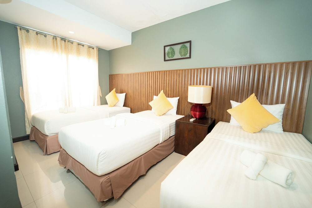 The Palm Hotel 21/50