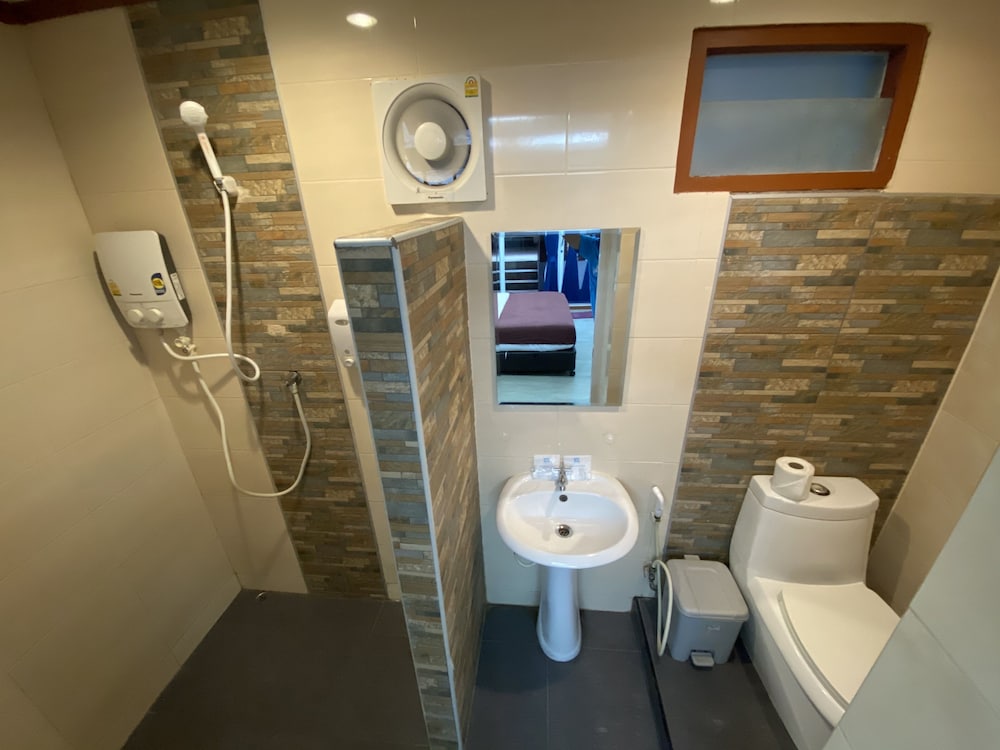 Sinsamut Koh Samed Hotel 47/48