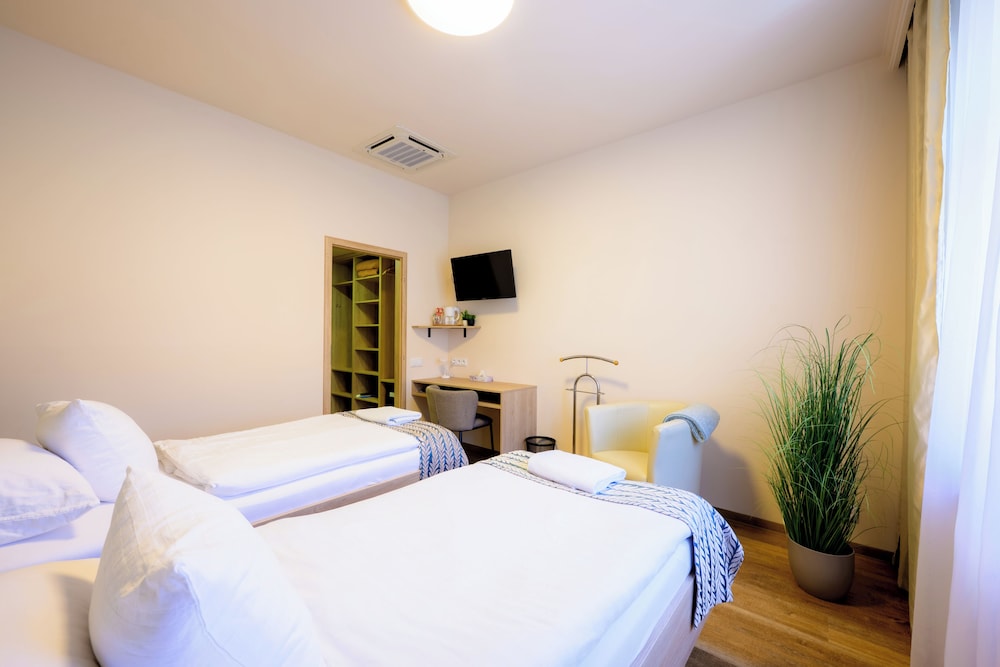 Hotel Roudna 21/69