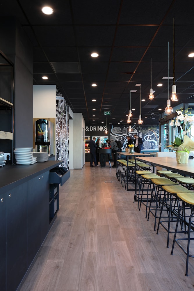 Ibis Budget Gent Centrum Dampoort 46/63