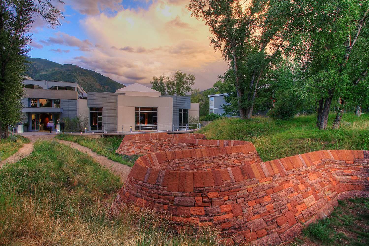 Aspen Meadows Resort 65/68