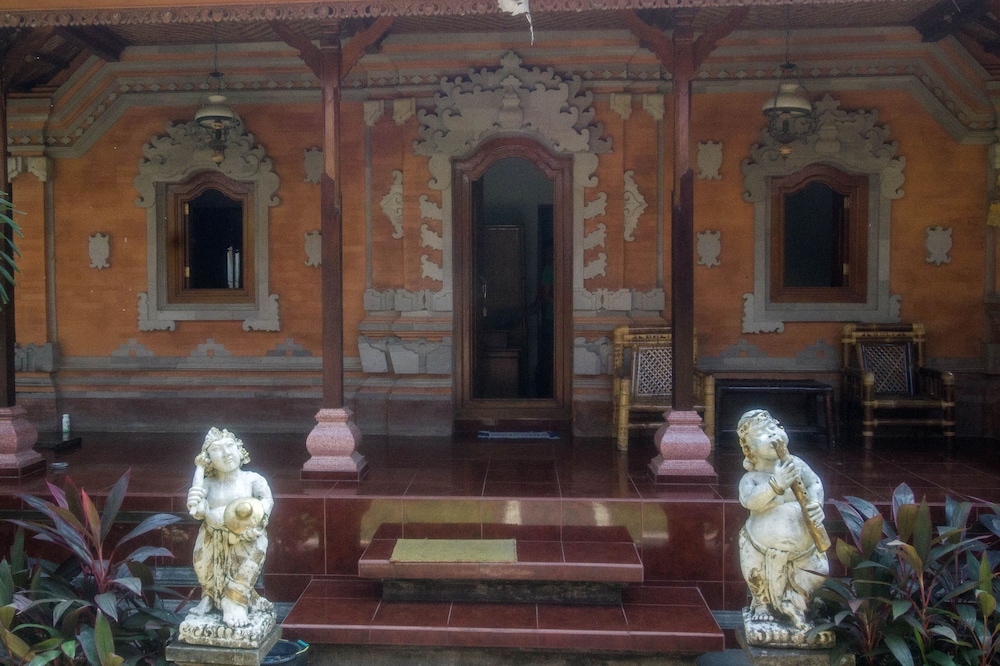 Yuliati House 23/50