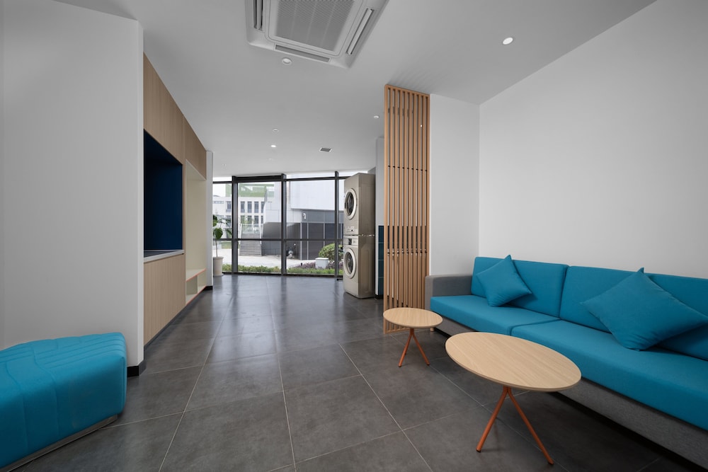 Holiday Inn Express Nanjing Happy Valley 24/40