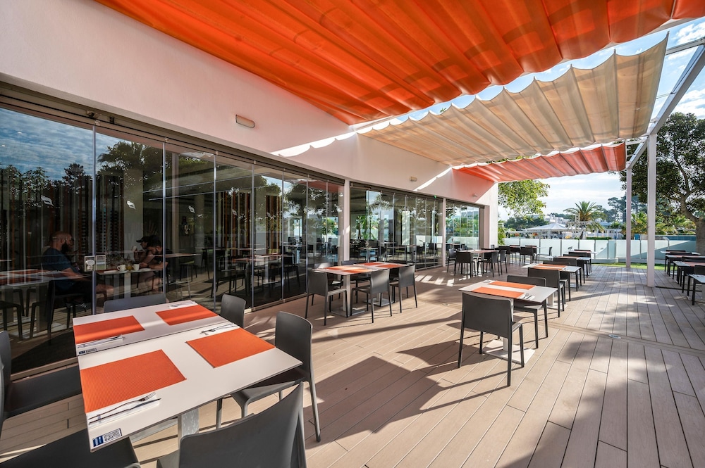 THB Ocean Beach - Adults Only 38/50