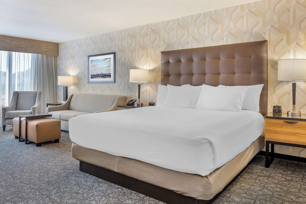 Drury Inn and Suites Southwest St. Louis 7/50