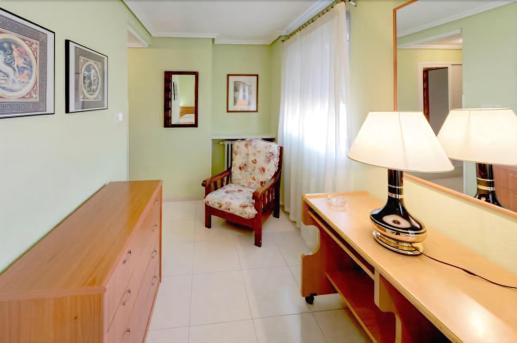 Hotel Escuela San Cristobal 12/23