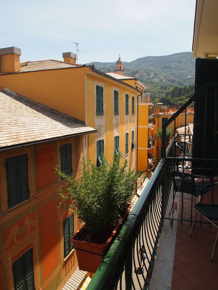 Piccolo Hotel 6/56