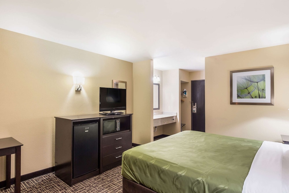 Quality Inn & Suites Caseyville - St. Louis 8/38