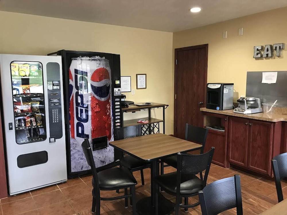 Heartland Hotel And Suites 46/62