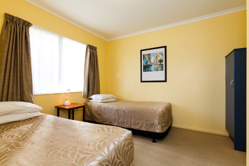 Elliotts Kapiti Coast Motor Lodge 7/26