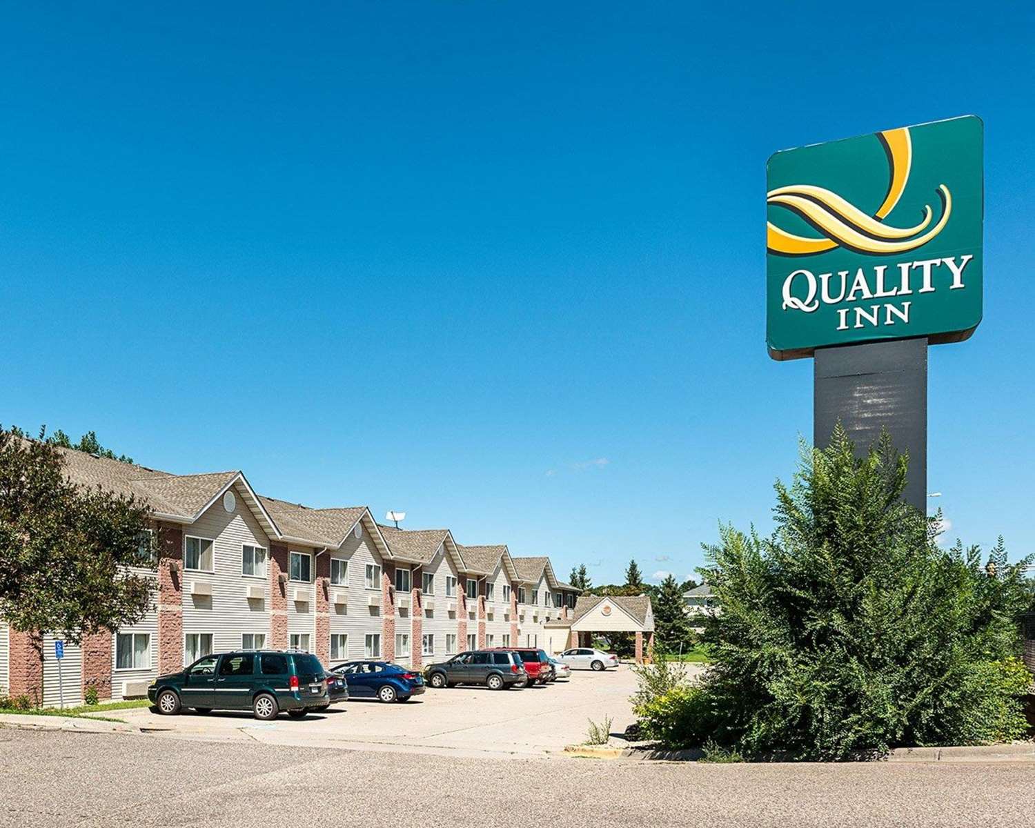 Quality Inn Near Northtown Mall & National Sports Center 22/23