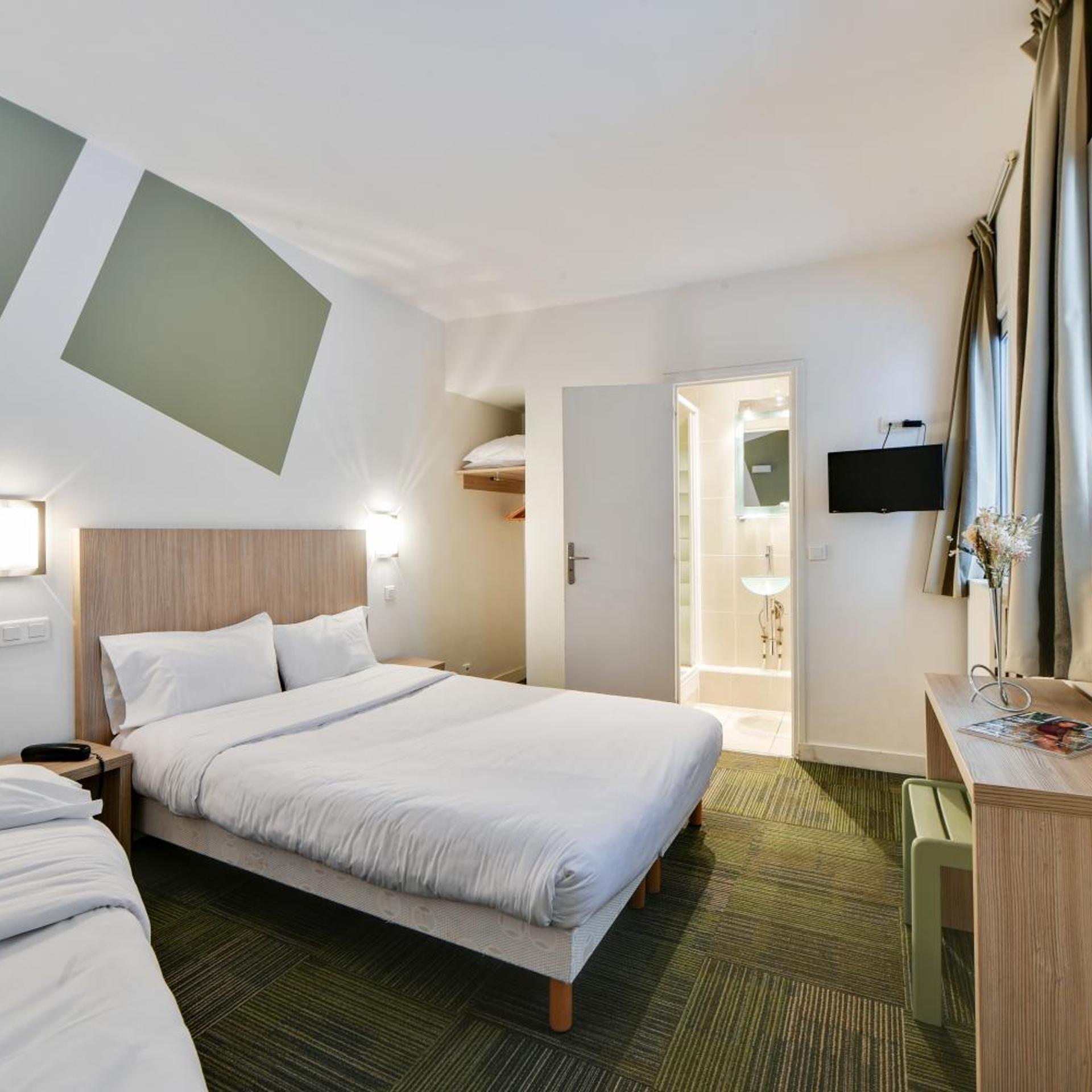 Room, Triple