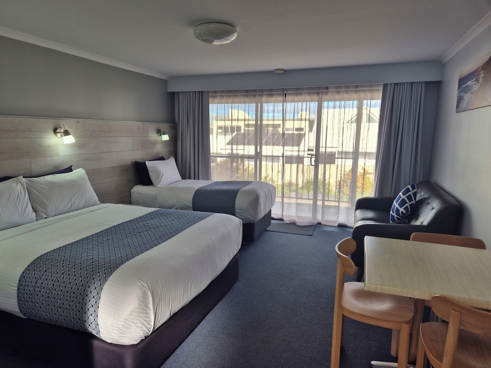 Apollo Bay Waterfront Motor Inn 21/80