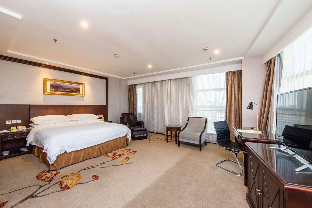 Vienna International Hotel (Changzhou Railway Station) 14/37