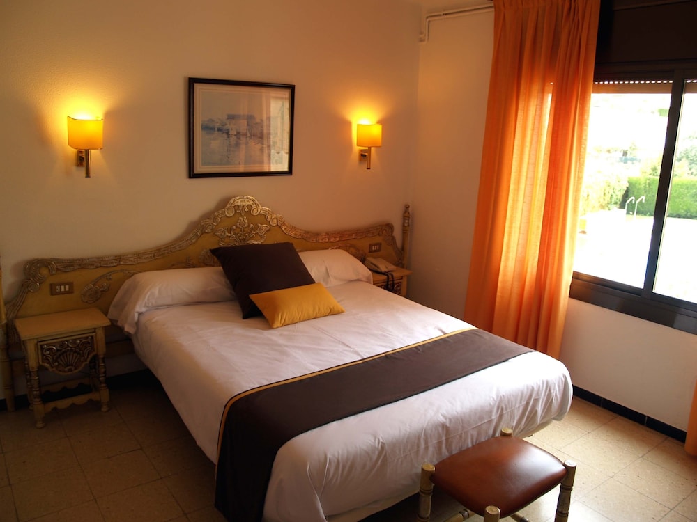 HOSTAL DEL SOL 5/28